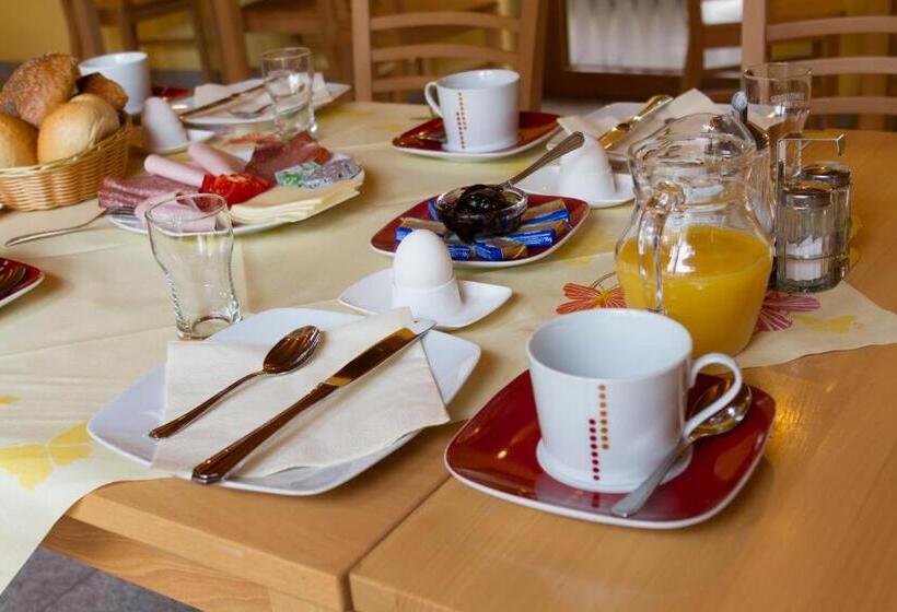 Номер Стандарт, Bistro Im Ring