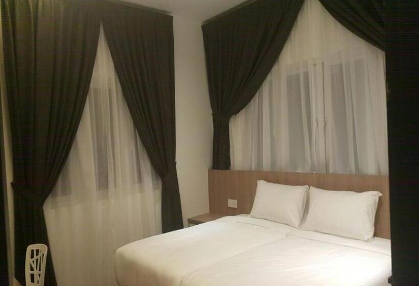 Апартаменты 3 Спальни, The Corner House