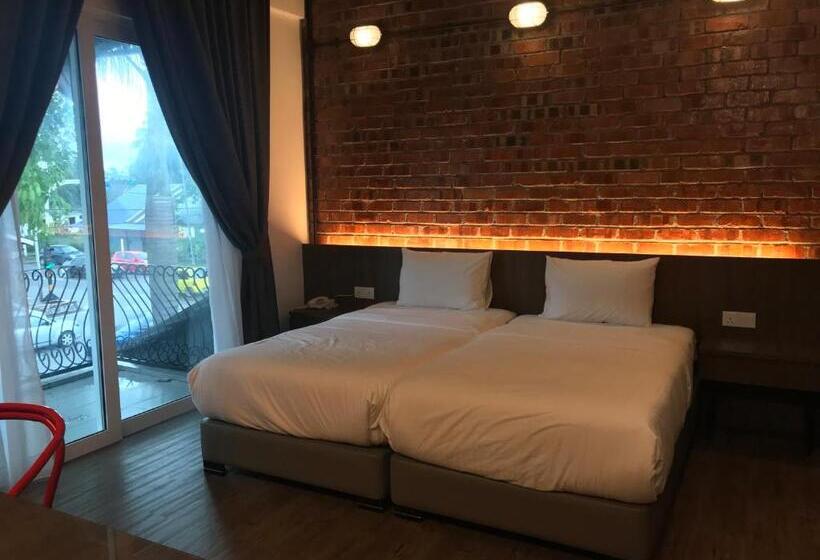 Номер Стандарт, The Corner House