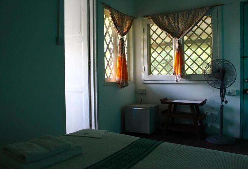 Номер Стандарт Вид на Сад, Nanga Damai Homestay