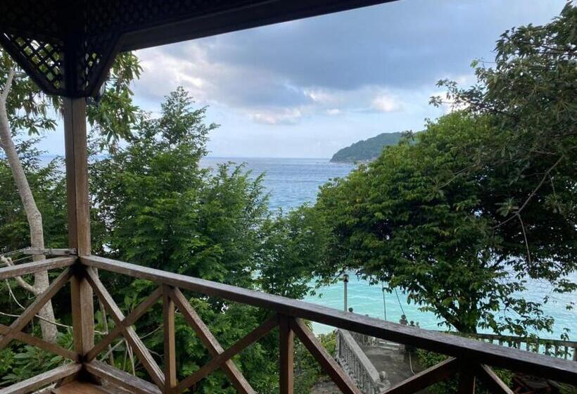 کلبه ییلاقی, Cozy Resort