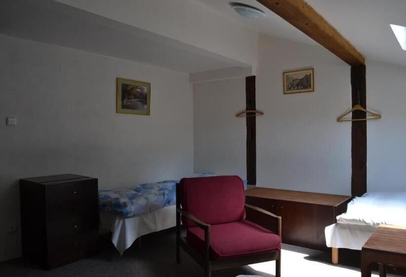 标准四人间共用浴室, Pension Skalka