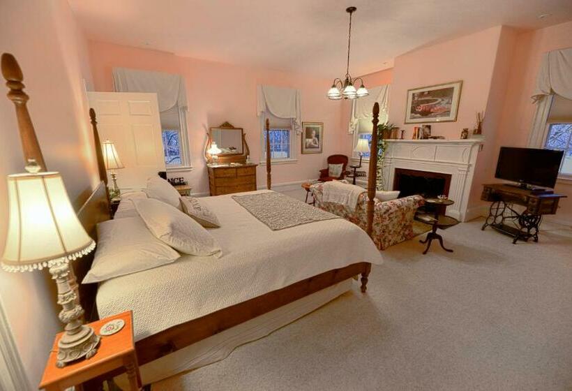스위트, The Bed And Breakfast At Oliver Phelps