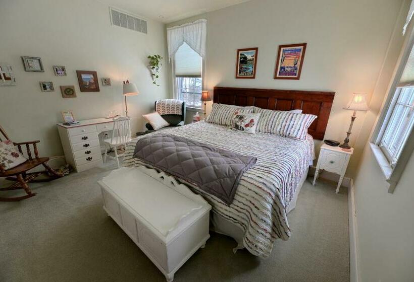 스탠다드 룸 킹사이즈 침대, The Bed And Breakfast At Oliver Phelps