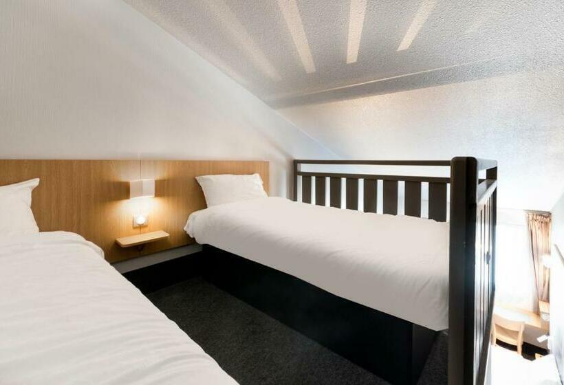 Четырехместный Номер Стандарт, B&b Hotel Nantes Parc Expos La Chapelle