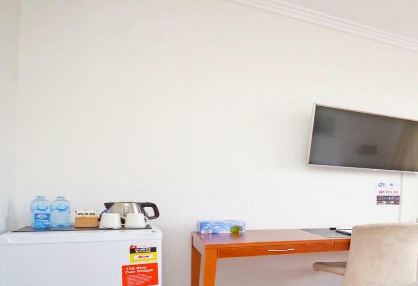 اتاق استاندارد با تخت بزرگ, The Hallows Accommodation