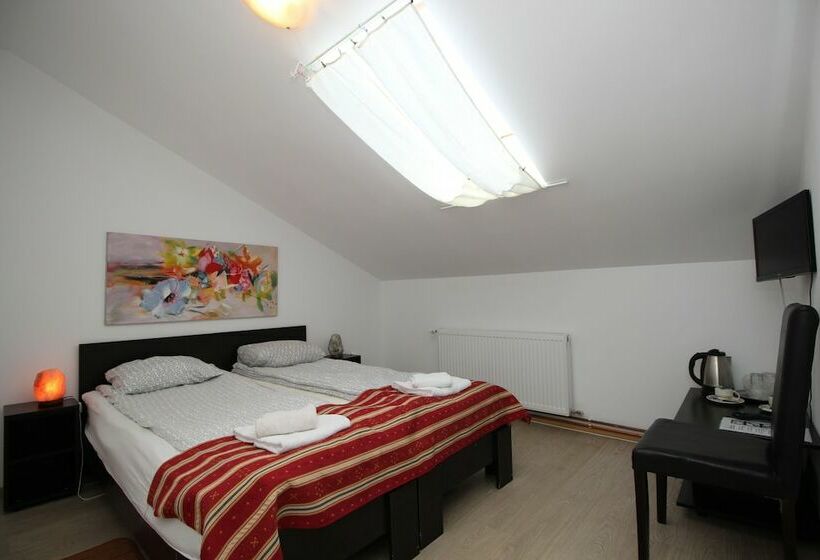 이코노미 룸, Main Square Apartments & More
