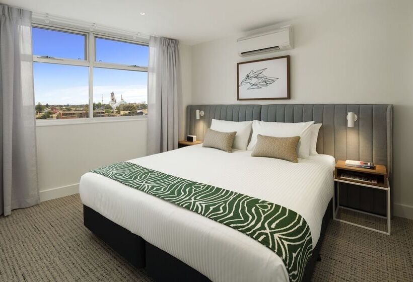 스탠다드 스튜디오, Quest Port Adelaide