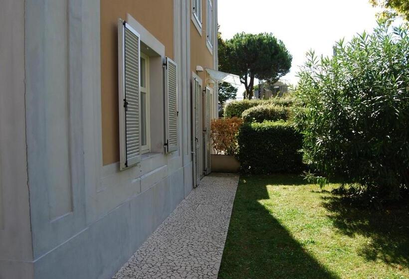 2 Bedroom Apartment With Garden, Ceccarini Suite