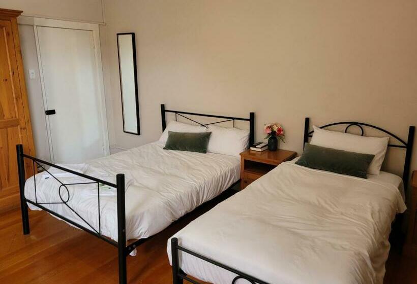 اتاق خانوادگی, Burwood Bed And Breakfast