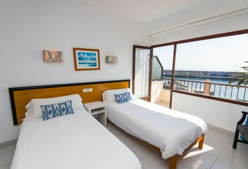 Номер Стандарт Вид на Море, Hostal Port Corona