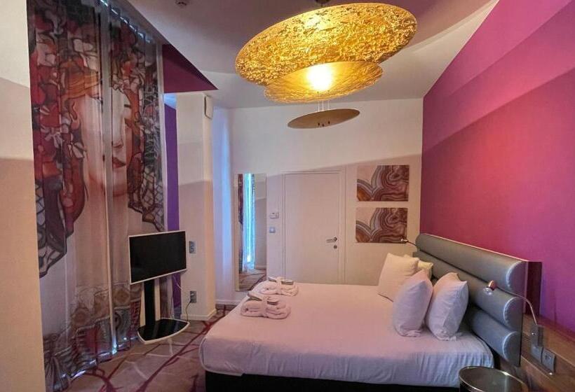 סוויטה עם ג'קוזי, Martin S Dream