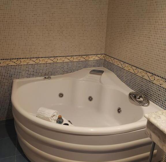 Люкс с гидромассажем, Motel Acropolis