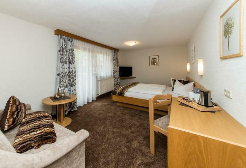 اتاق استاندارد با بالکن, Idhof