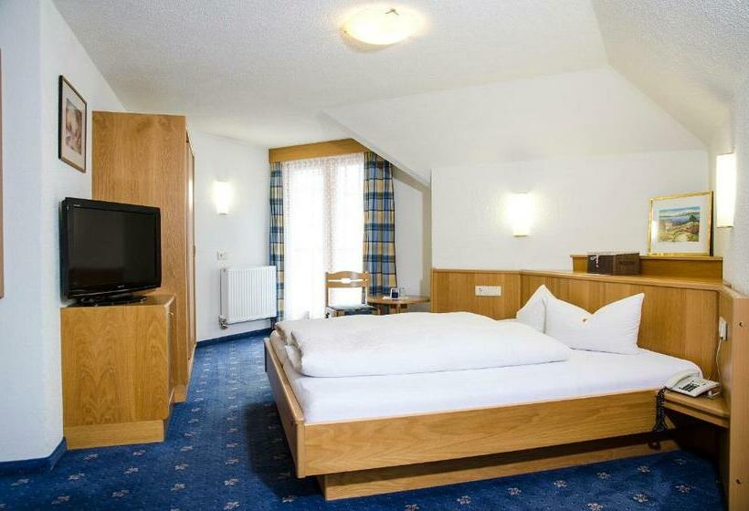 اتاق استاندارد با بالکن, Idhof