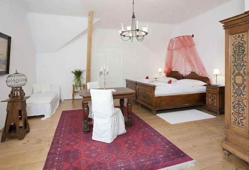 سوییت, Schlossvilla Miralago