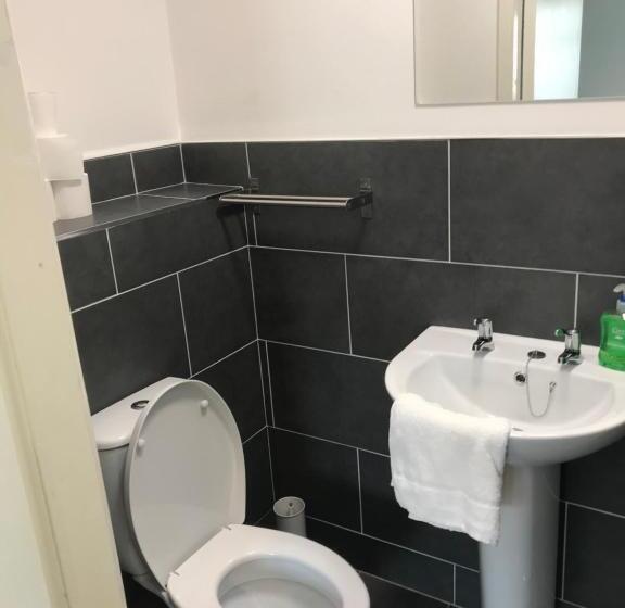 Семейный Номер, Rougey Lodge Hostel