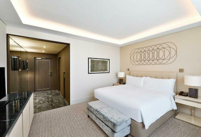 اتاق اجرایی با تخت بزرگ, Hilton Tangier City Center