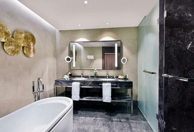 سوئیت با تخت بزرگ, Hilton Tangier City Center