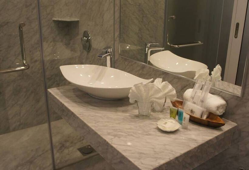 Chambre Supérieure, Heeren Straits