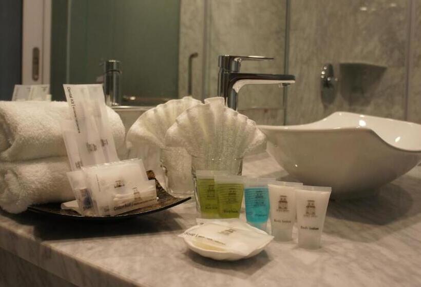 Deluxe-huone, Heeren Straits