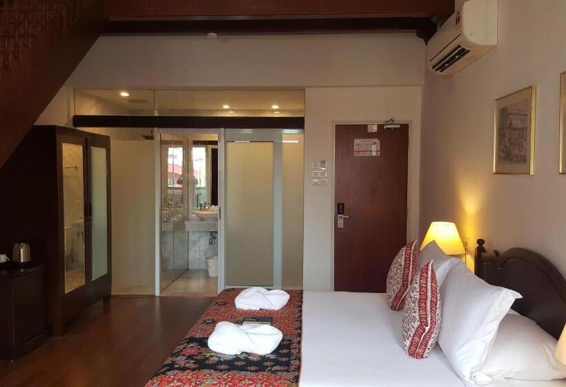 Suite, Heeren Straits