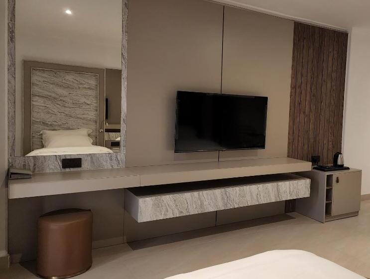 اتاق سوپریور, Imperial Suites
