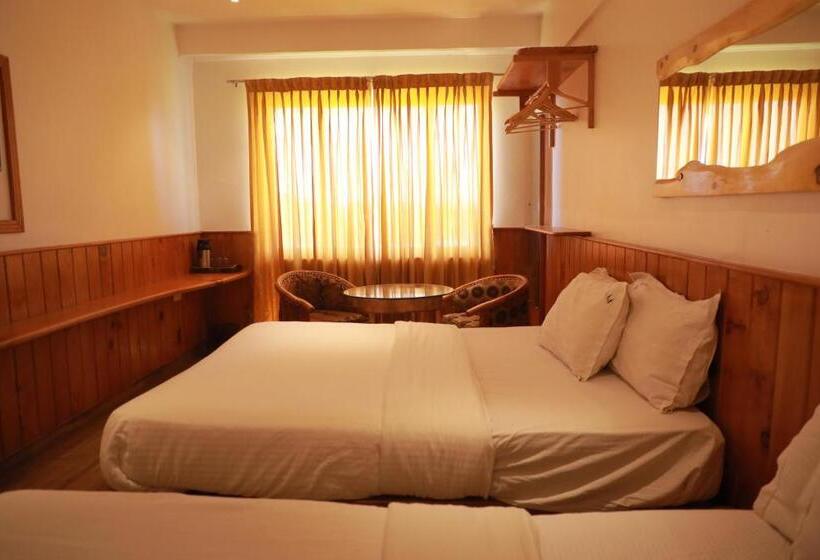 带花园景观的标准工作室, The Woodlands Residency  Unmarried And Stag Groups Not Allowed