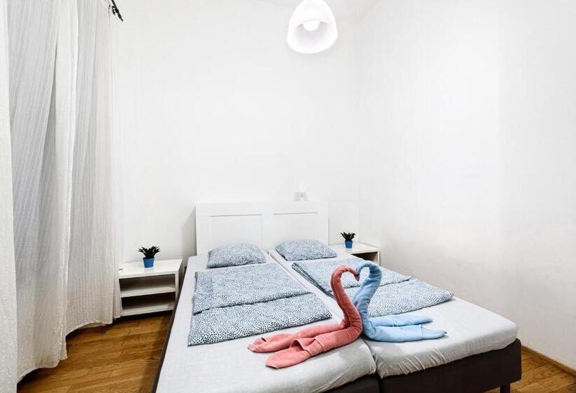 高级大房间, Avenue Hostel