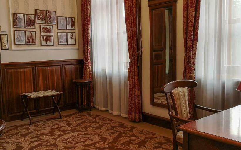 Люкс с гидромассажем, Kastélyhotel Sasvár Resort