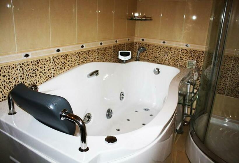 آپارتمان 1 خوابه با بالکن, Family Hotel Lazur