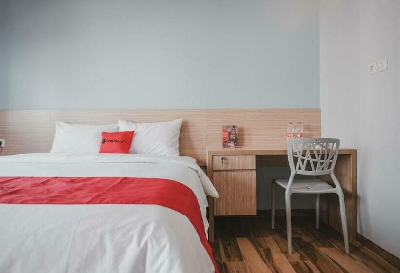 Номер Стандарт, Reddoorz Plus @ Karet Pedurenan 3