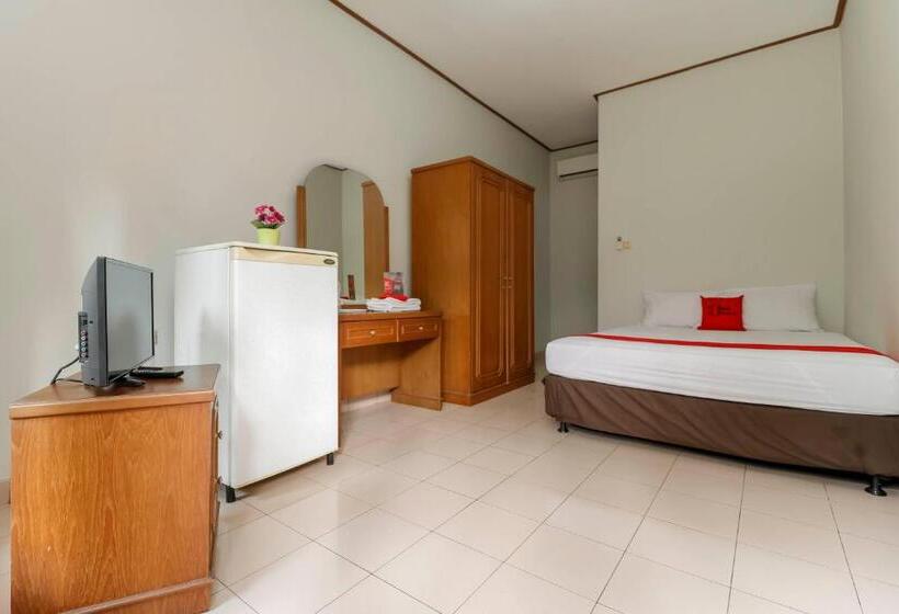Полулюкс, Reddoorz Plus @ Karet Pedurenan 3