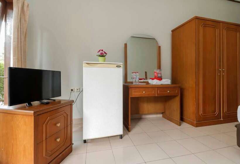 Номер Стандарт, Reddoorz Plus @ Karet Pedurenan 3