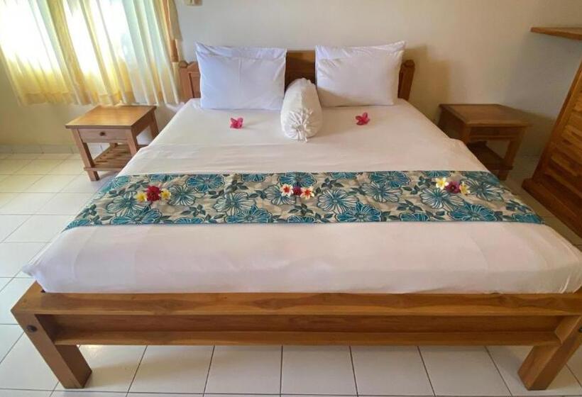 Бунгало Deluxe, New Starlight Hotel Lovina