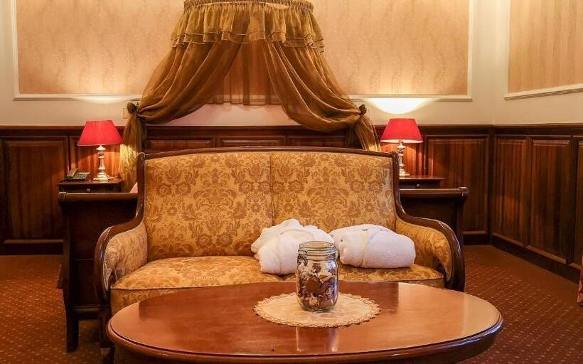 Люкс с гидромассажем, Kastélyhotel Sasvár Resort