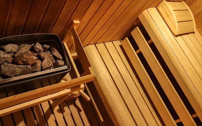 Президентский Люкс, Kastélyhotel Sasvár Resort