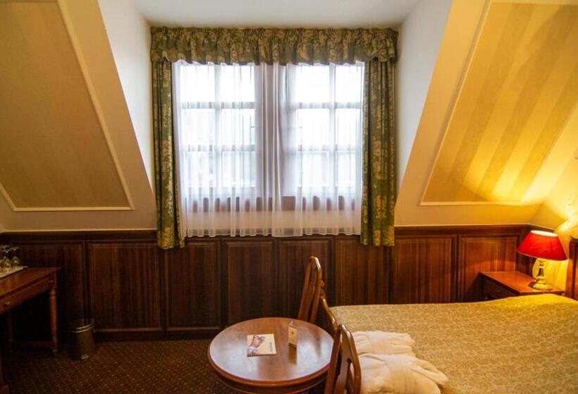 Номер Economy, Kastélyhotel Sasvár Resort