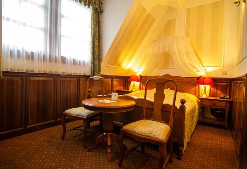Номер Economy, Kastélyhotel Sasvár Resort
