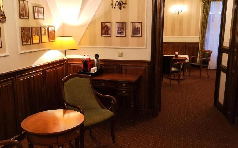 Люкс с гидромассажем, Kastélyhotel Sasvár Resort