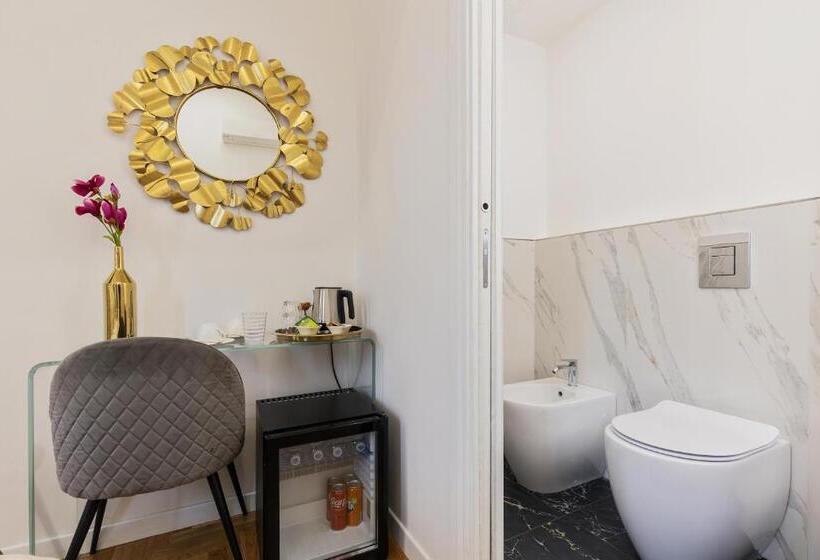 اتاق لوکس, Navona Central Relais
