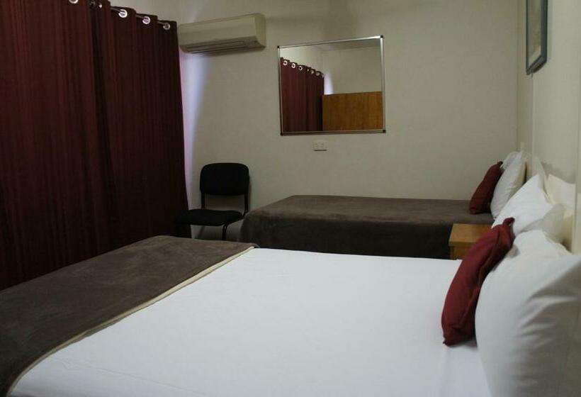 침실 3개 아파트, Ayrline Motel
