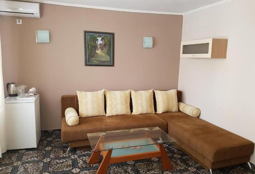 Family flat with balcony, Family Hotel Alfa Vita