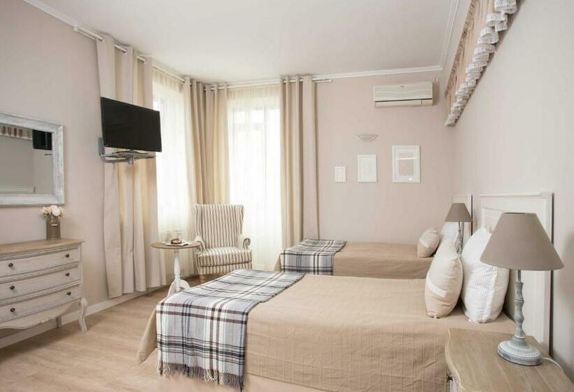 스탠다드 룸, Family Hotel The Castle