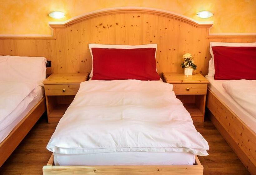 اتاق استاندارد سه نفره, Agritur Val D Adige