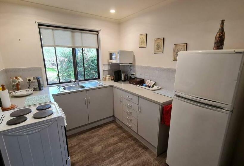 Хижина, Barossa Country Cottages