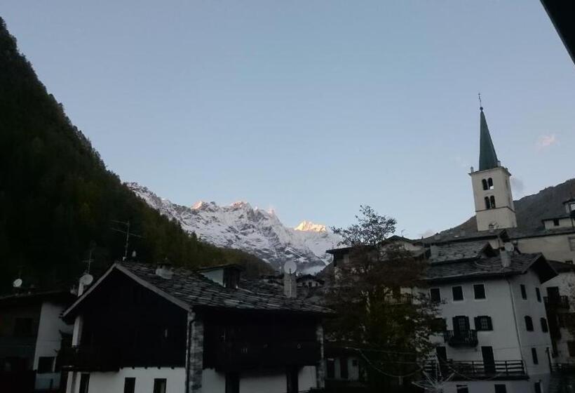 Номер Стандарт, Al Caminetto