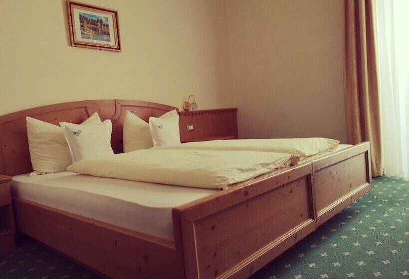 Номер Стандарт, Castel Latemar