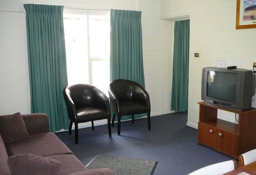 חדר משפחתי, Oval Motel   Murray Bridge