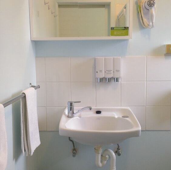 חדר משפחתי, Oval Motel   Murray Bridge